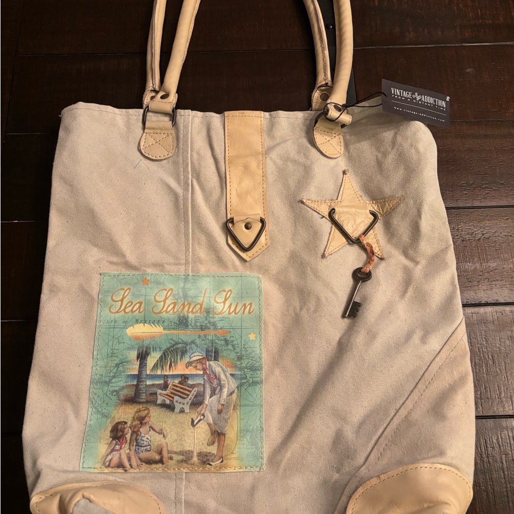 Vintage Addition Beige Tote Bag with Sea Sand Sun Design Leather accents NET